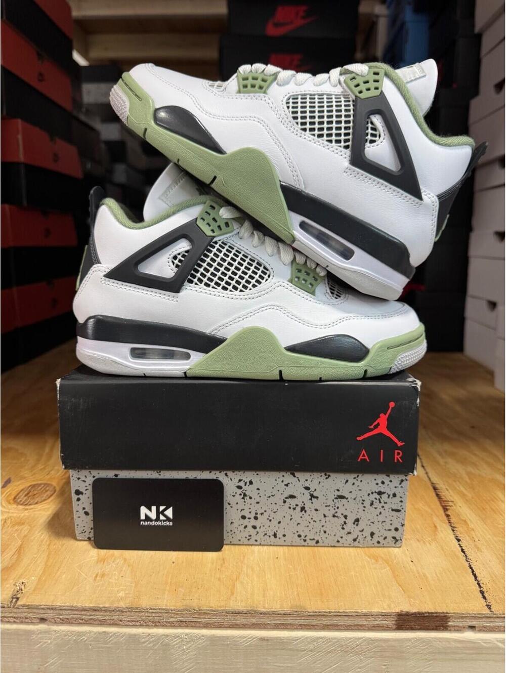 Wmns Air Jordan 4 Retro 'Seafoam' Size 6 - Picture 4 of 5
